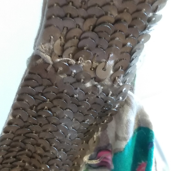 Balloon Bottom style Dress with Gold Sequins and floral print - Picture 4 of 4